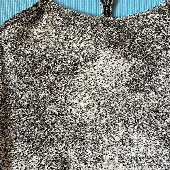 Lululemon Power Y tank top, size 8 - Picture 5 of 8